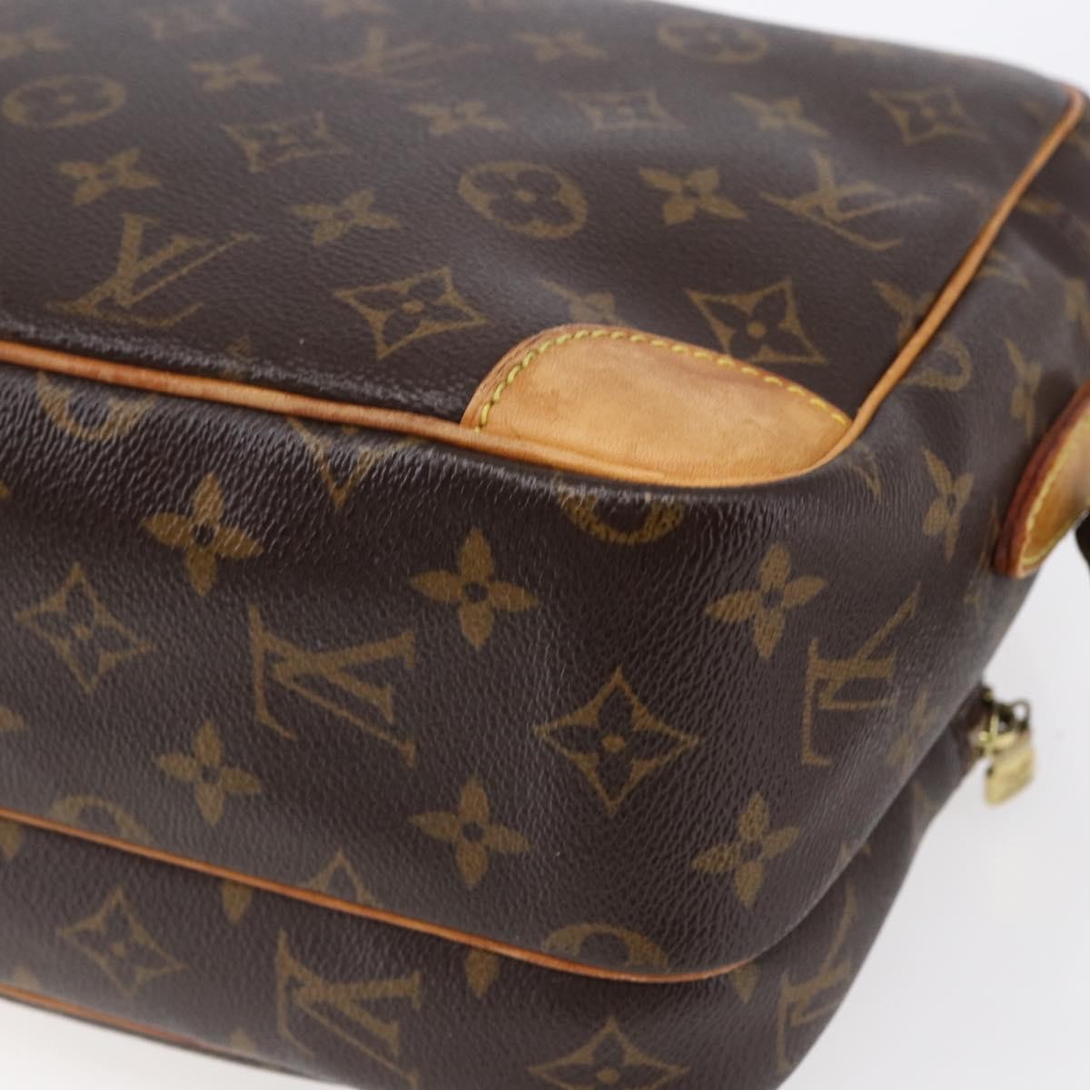Louis Vuitton Nil Messenger Bag Monogram Canvas