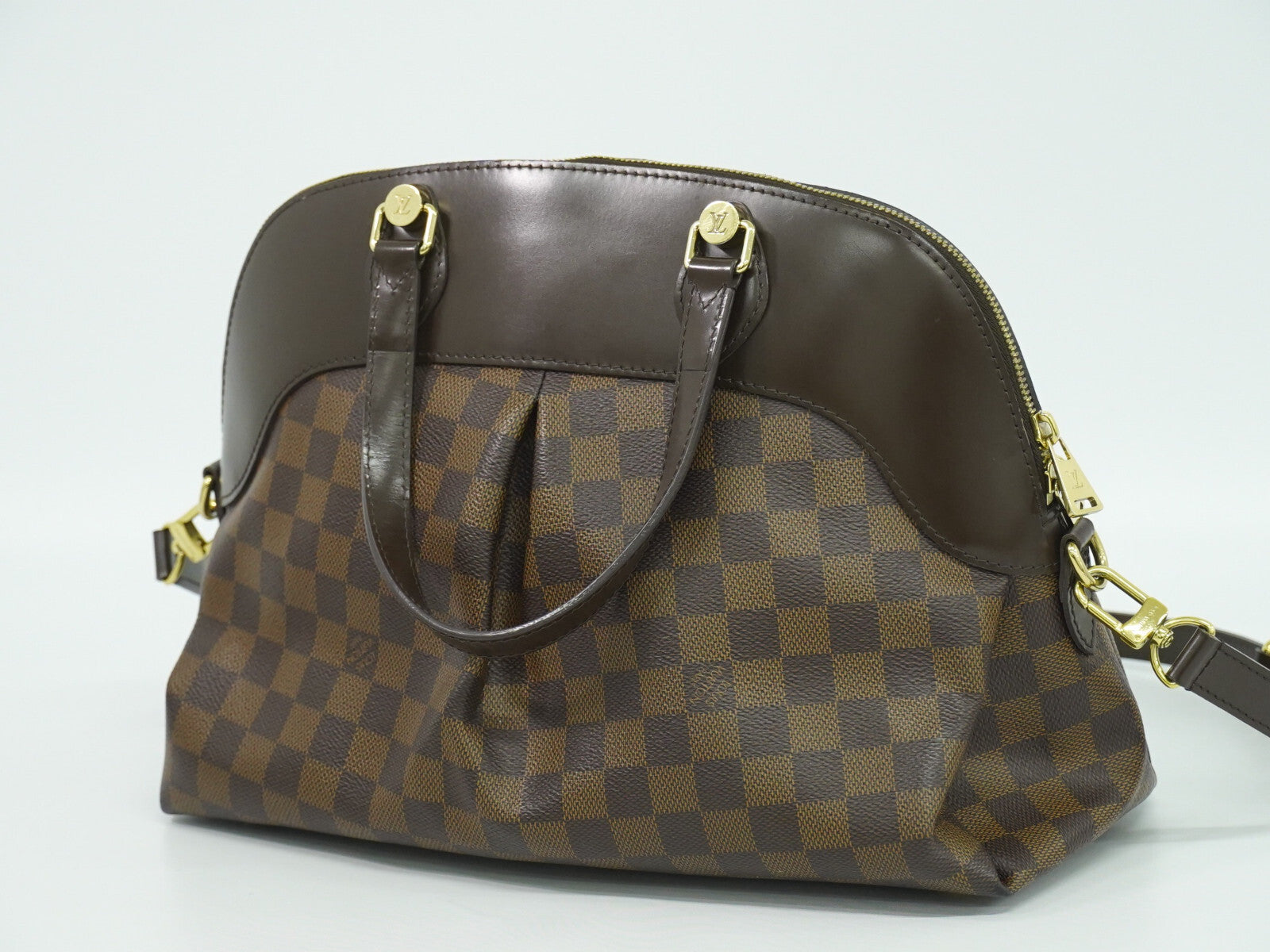Louis Vuitton Salvi Handbag Damier