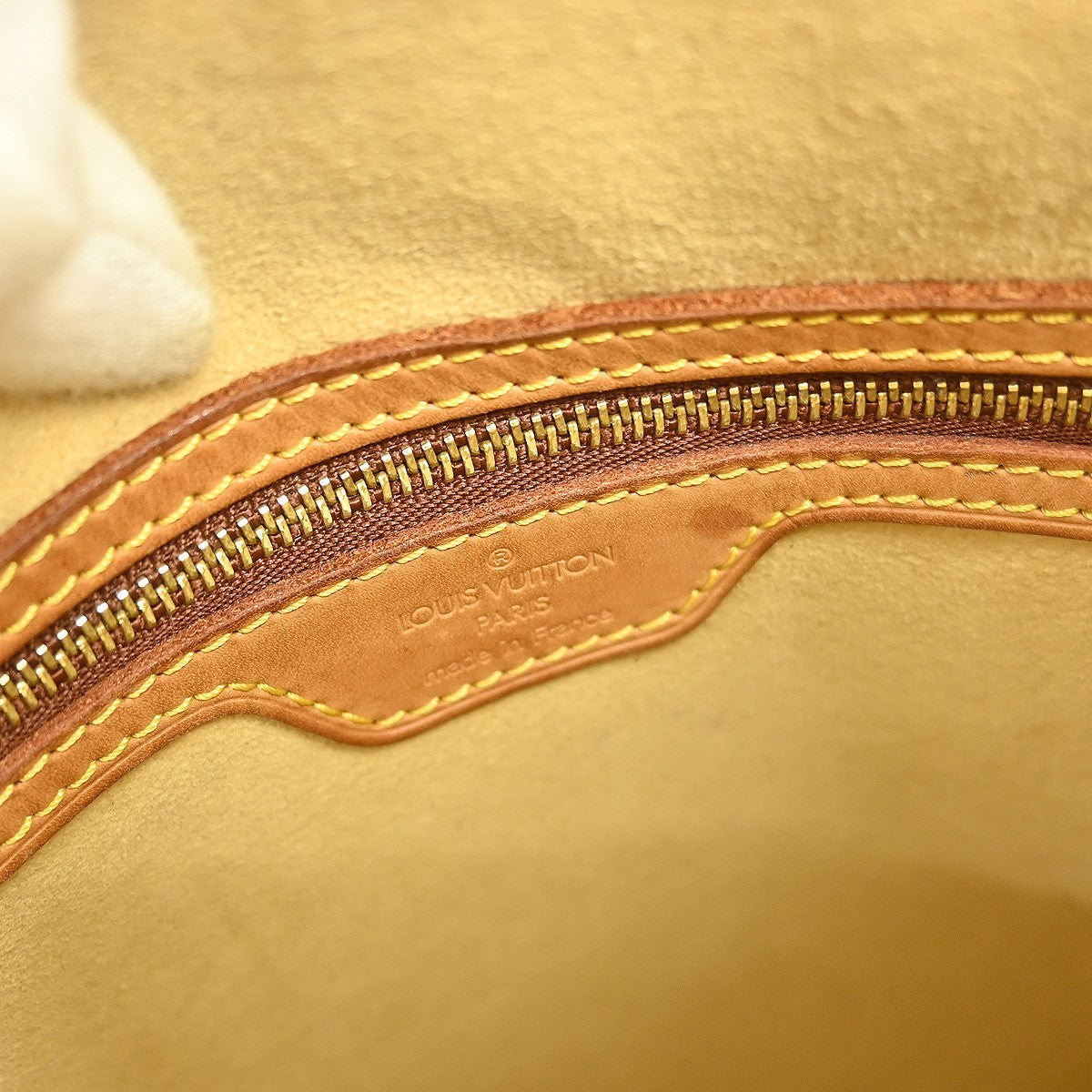 Louis Vuitton Looping Handbag Monogram Canvas