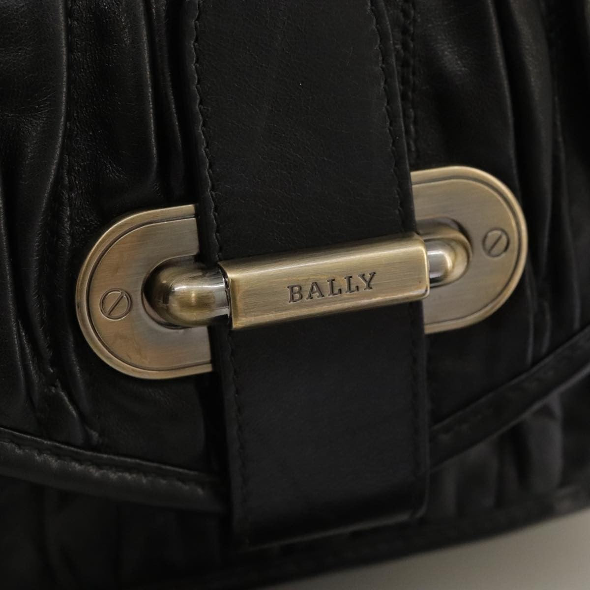 Bally Vintage Shoulder Bag Leather