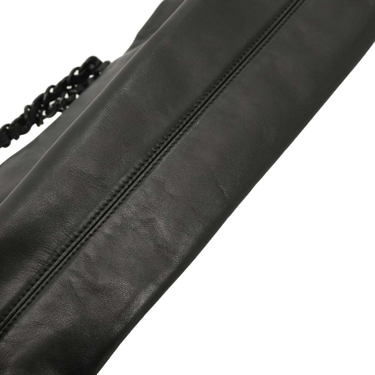 Chanel Vintage CC Resin Chain Tote Leather