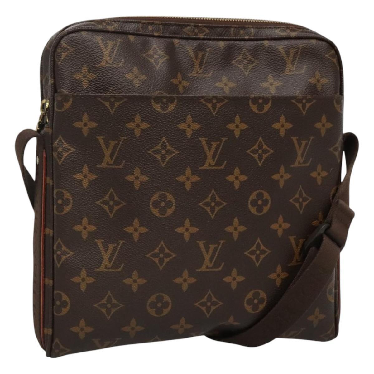 Louis Vuitton Trotteur Beaubourg Handbag Monogram Canvas