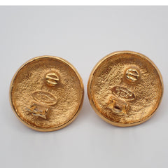 Chanel Vintage Round Clip-On Earrings Metal with Faux Pearl