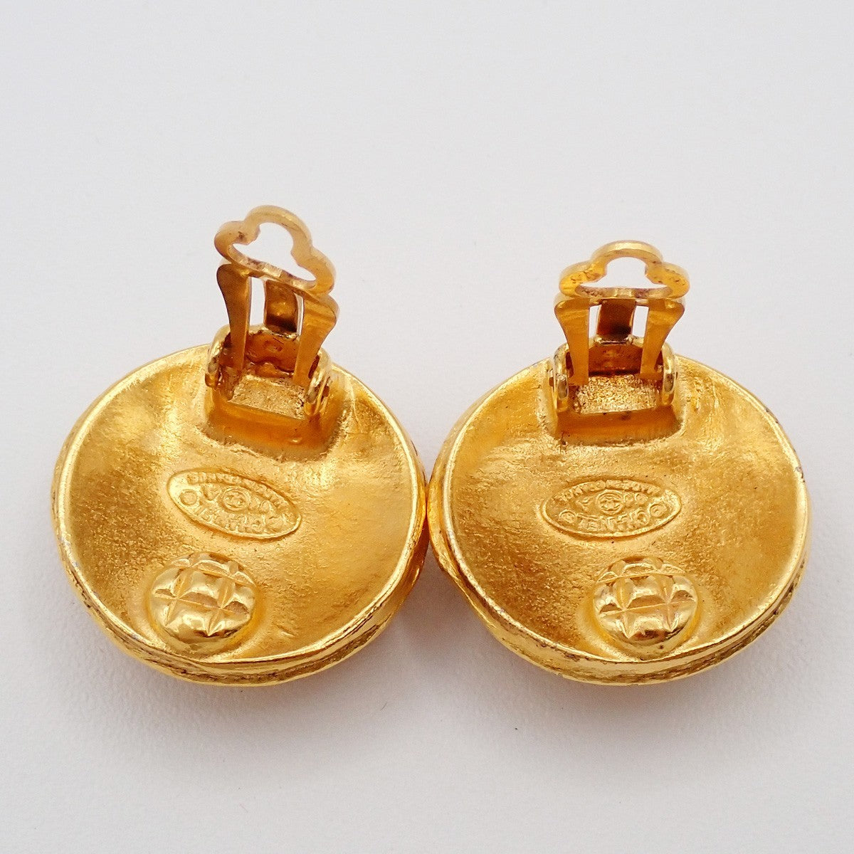 Chanel Vintage Round CC Clip-On Earrings Metal