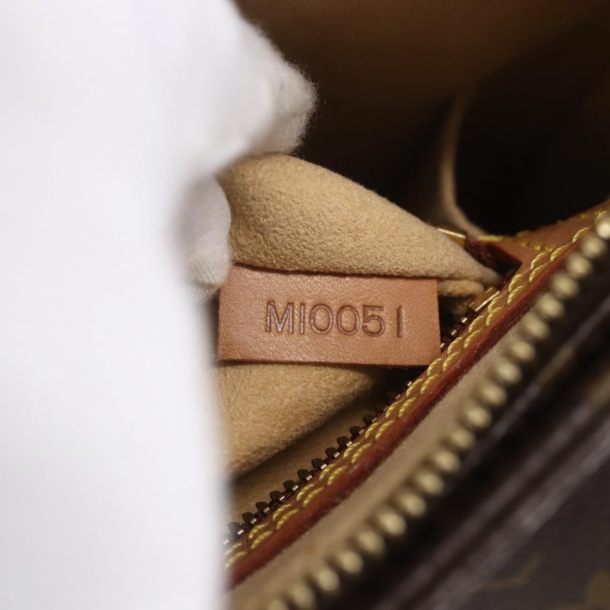 Louis Vuitton Looping Handbag Monogram Canvas