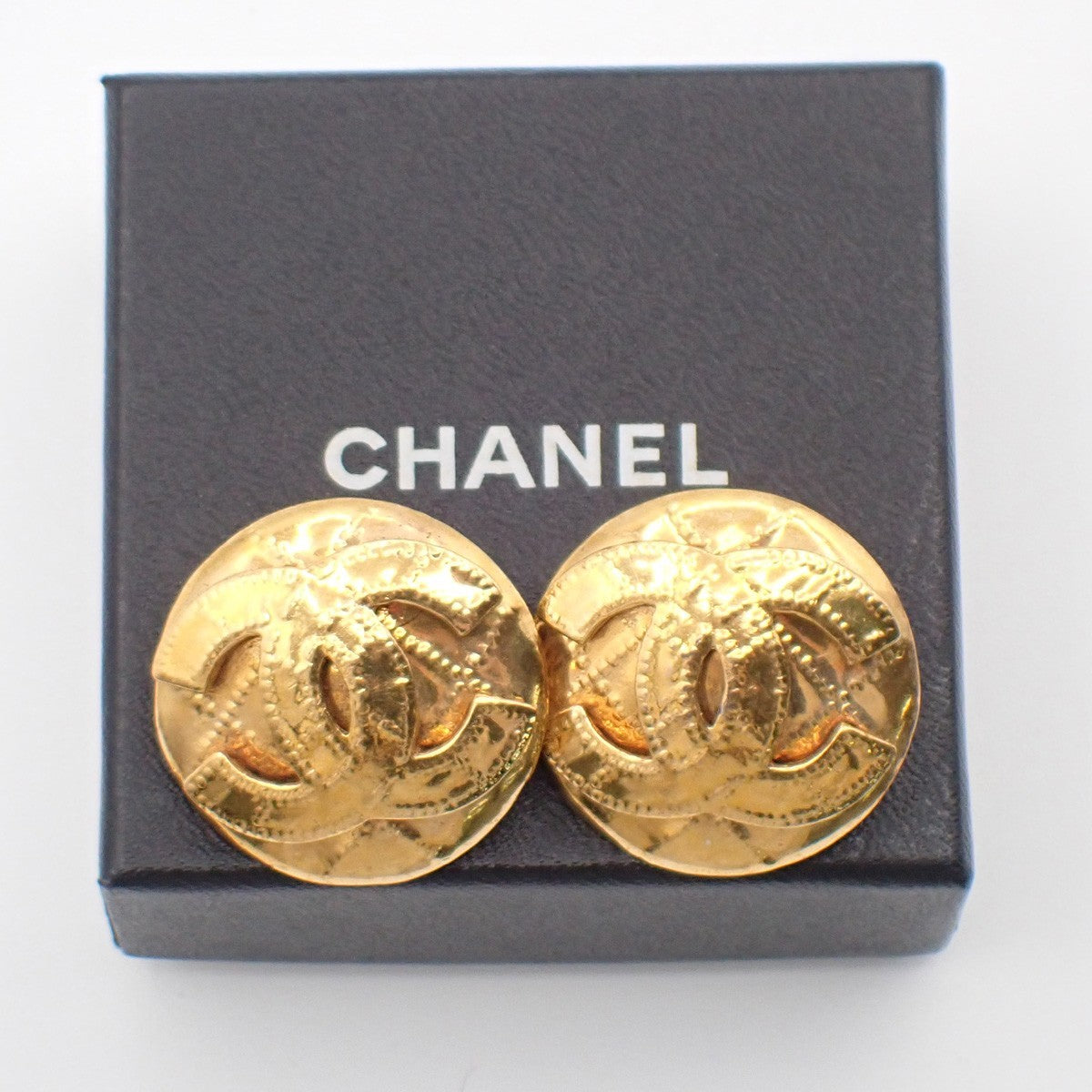 Chanel Vintage Round CC Clip-On Earrings Metal
