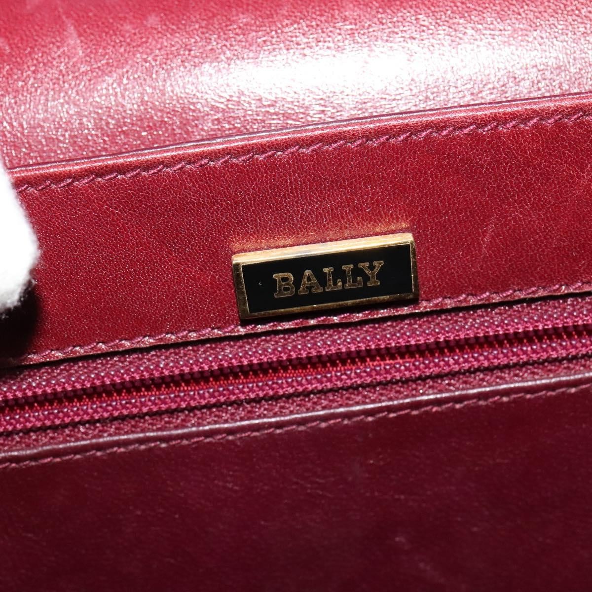 Bally Vintage Shoulder Bag Leather