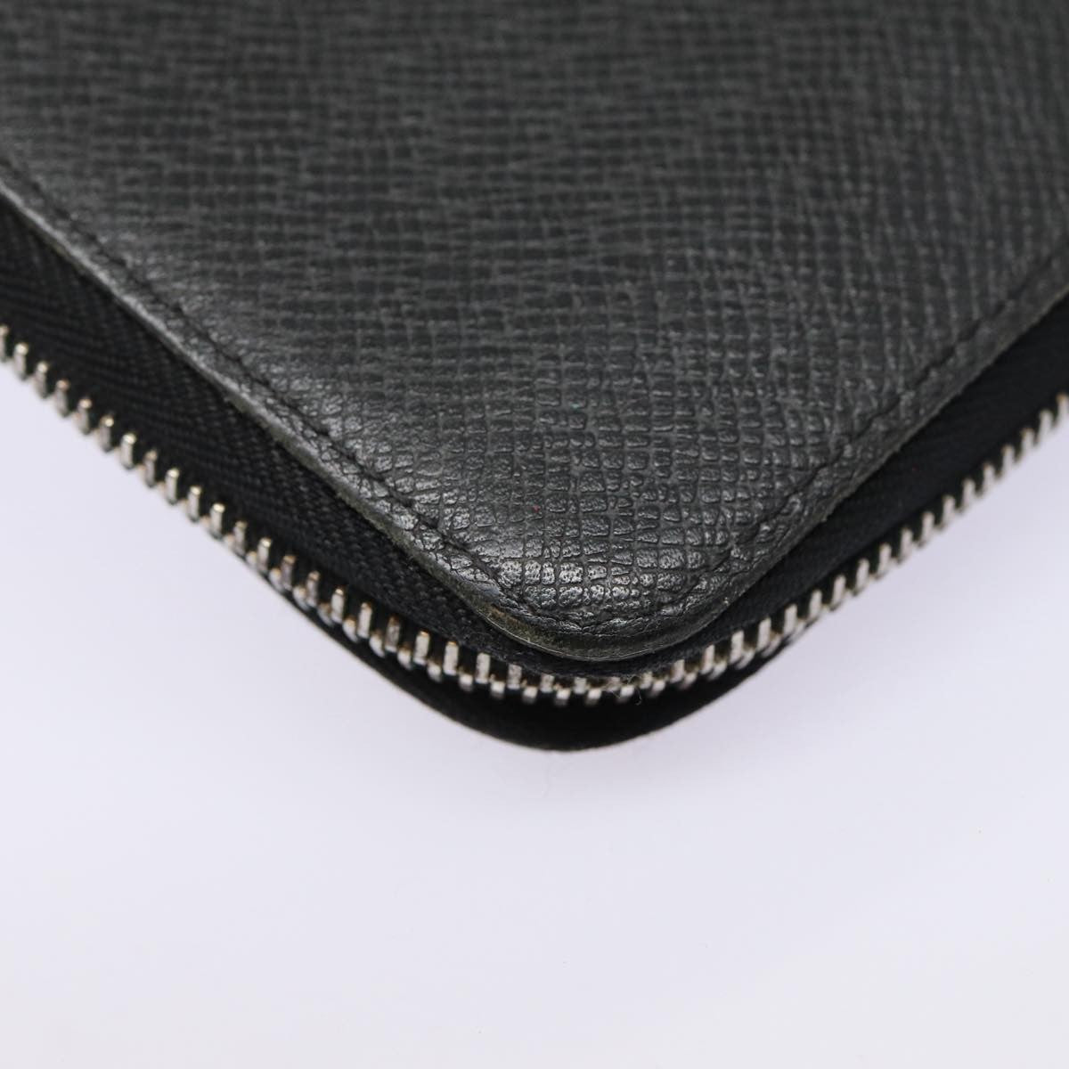 Louis Vuitton Zippy wallet vertical Taïga