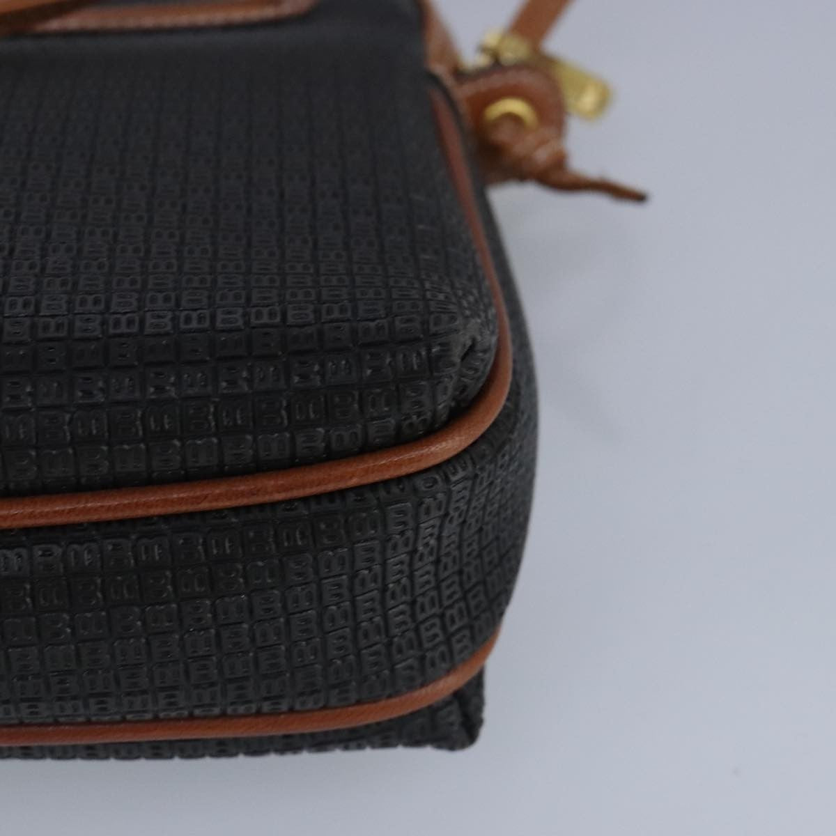 Bally Vintage Shoulder Bag Leather