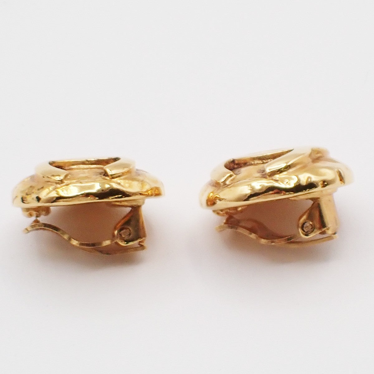 Chanel Vintage Round CC Clip-On Earrings Metal
