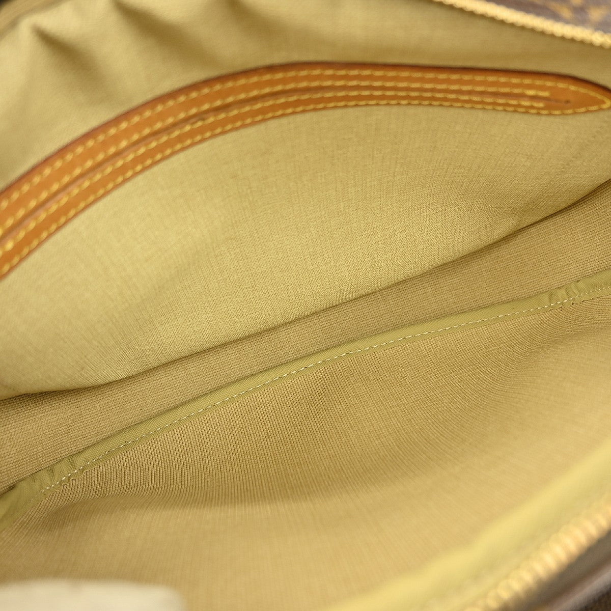 Louis Vuitton Reporter Bag Monogram Canvas