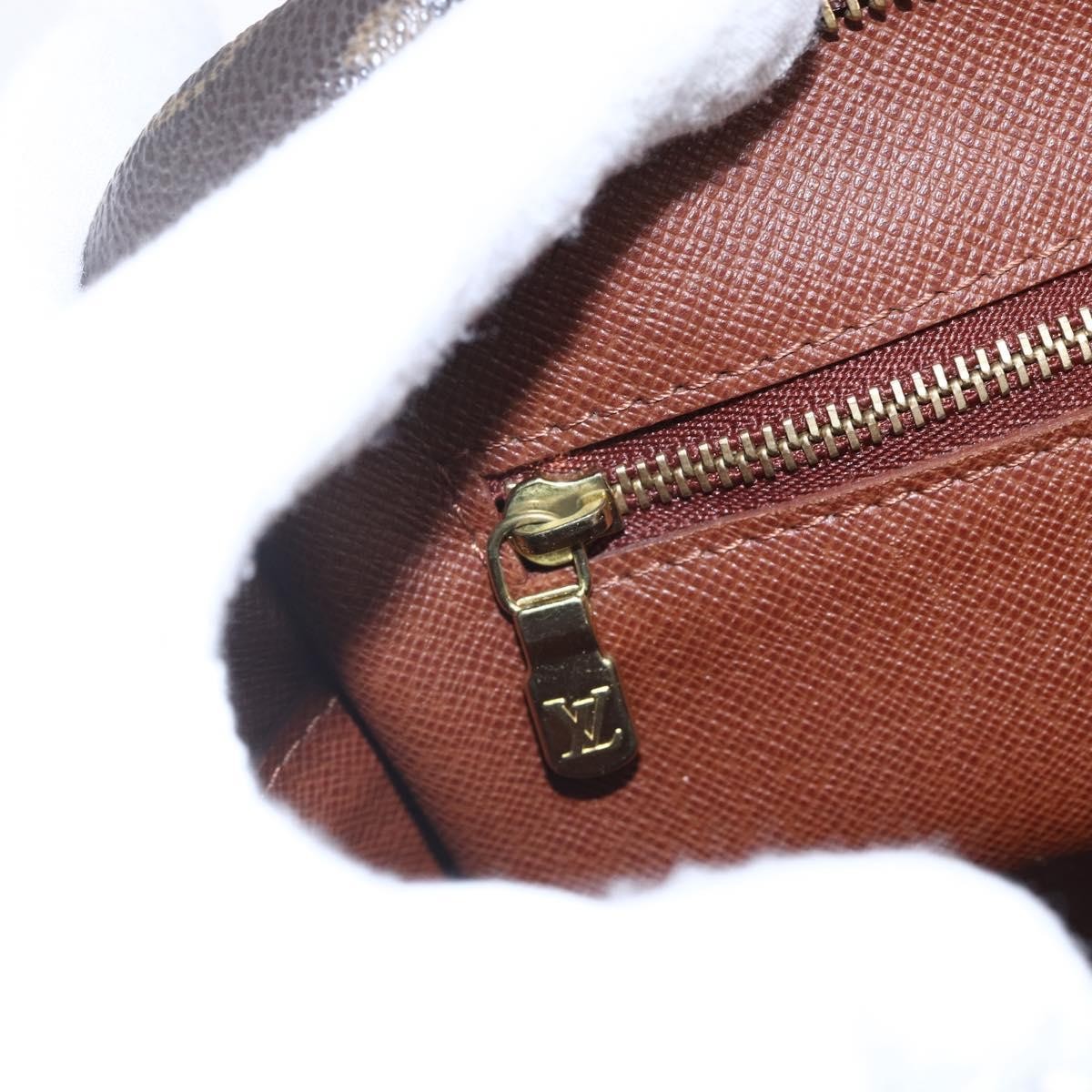 Louis Vuitton Nil Messenger Bag Monogram Canvas