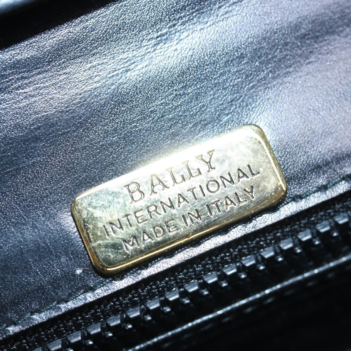 Bally Vintage Shoulder Bag Leather