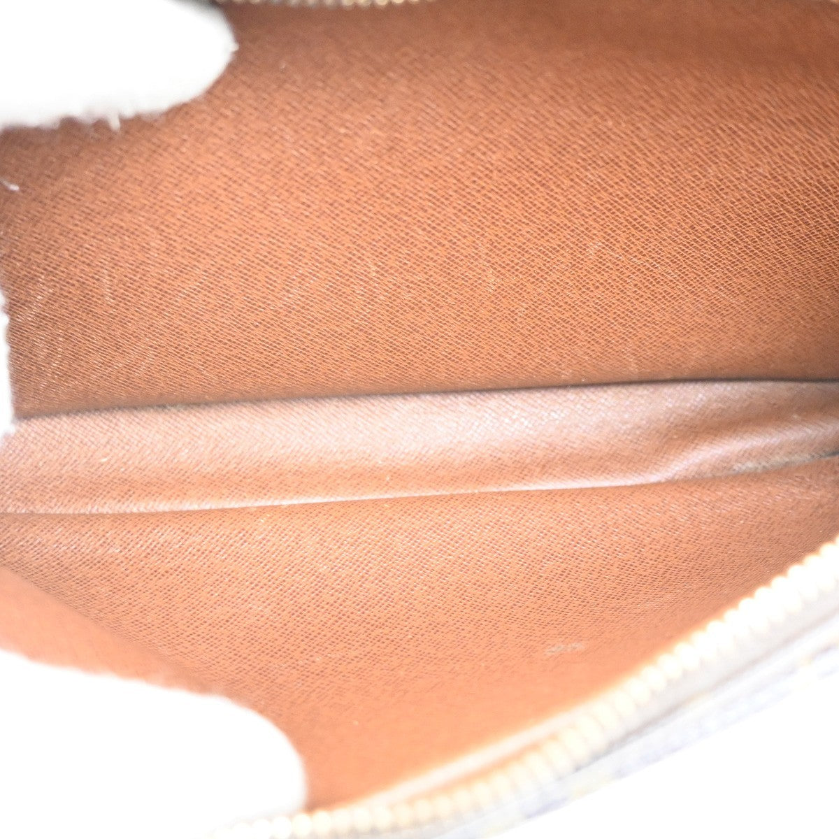 Louis Vuitton Nil Messenger Bag Monogram Canvas