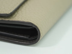 Louis Vuitton Capucines Compact wallet Leather