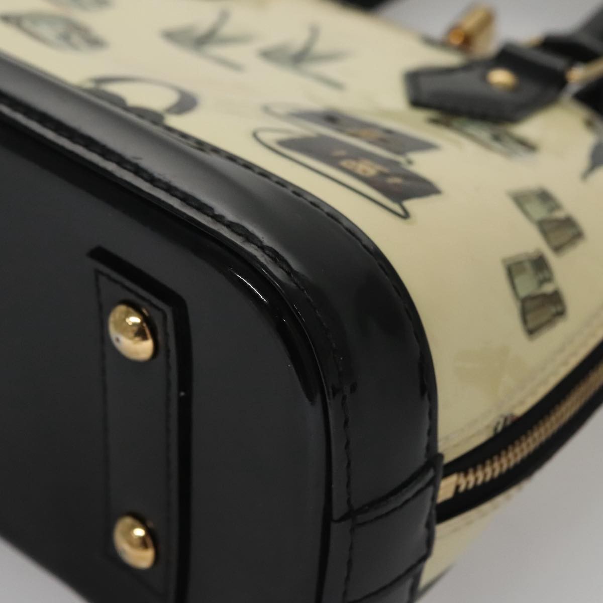 Louis Vuitton Alma Handbag Monogram Vernis