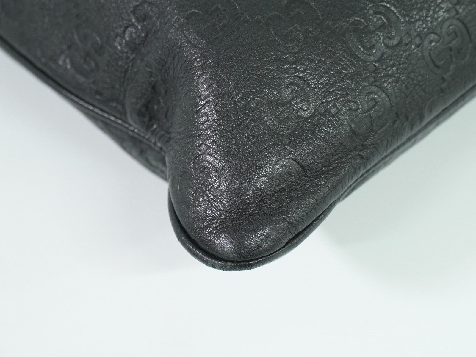 Gucci Crossbody Bag Guccissima Leather