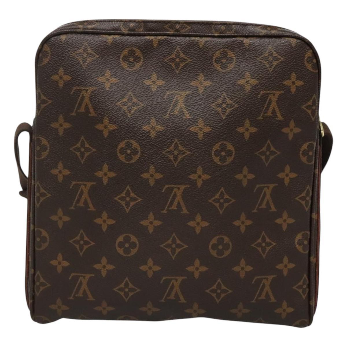 Louis Vuitton Trotteur Beaubourg Handbag Monogram Canvas