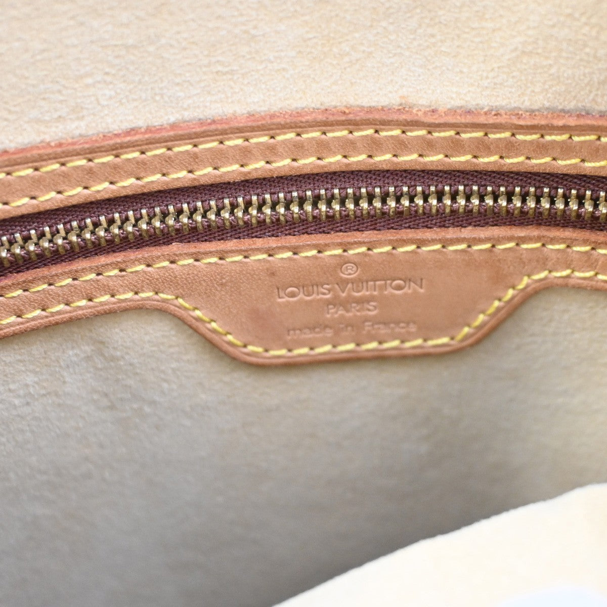 Louis Vuitton Looping Handbag Monogram Canvas