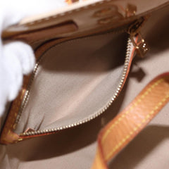 Louis Vuitton Reade Handbag Monogram Vernis