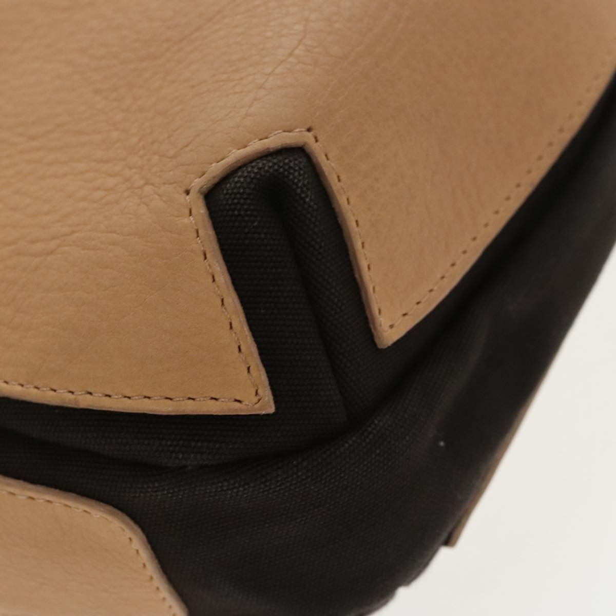 Bally Vintage Shoulder Bag Leather