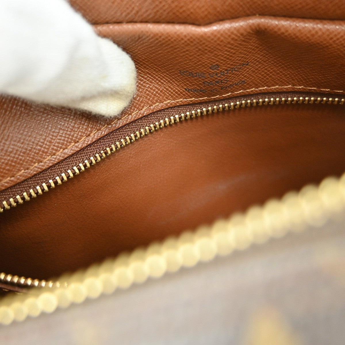 Louis Vuitton Nil Messenger Bag Monogram Canvas