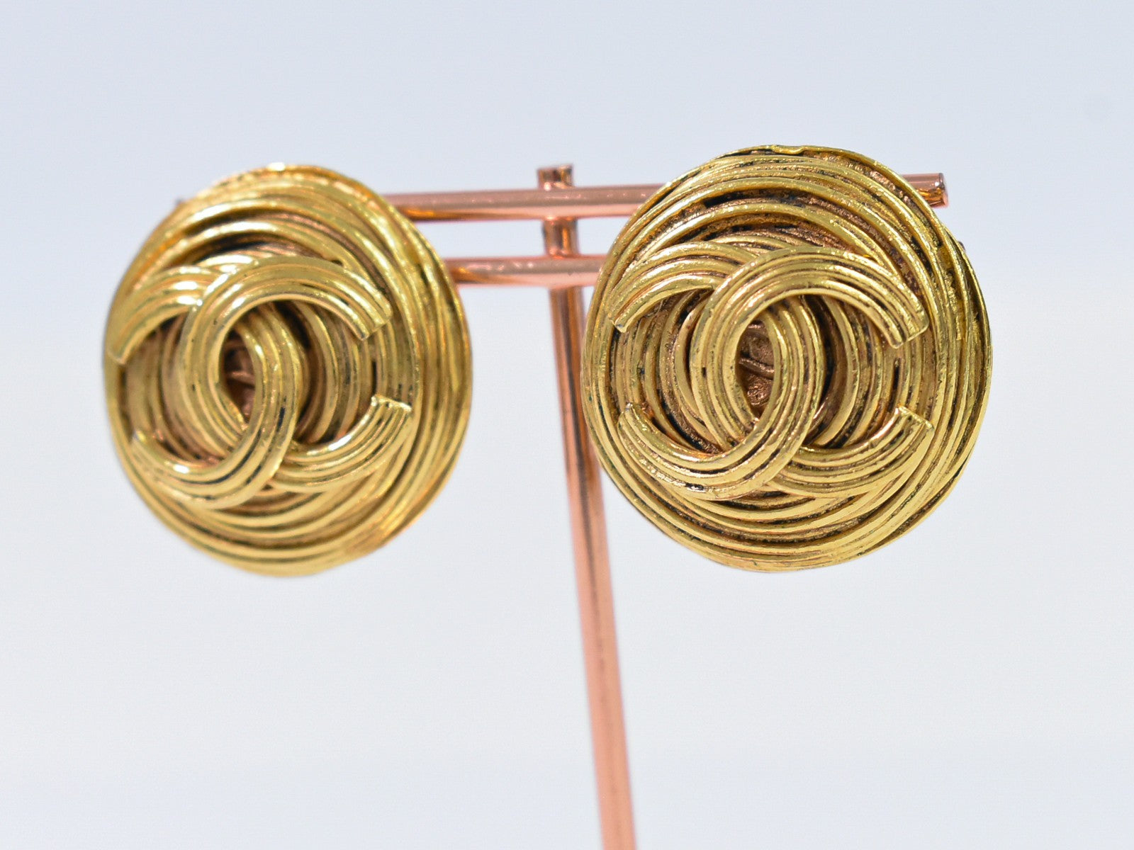 Chanel Vintage Round CC Clip-On Earring Metal