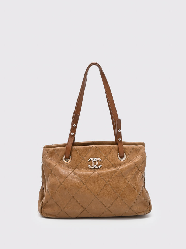 chanel the tote bag