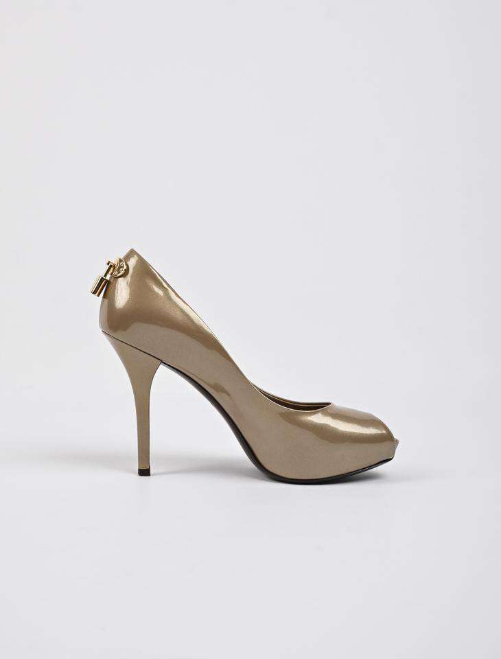 Louis-Vuitton-Oh-Really-platform-pump-Beyonce  Louis vuitton shoes heels, Louis  vuitton shoes, Celebrity shoes
