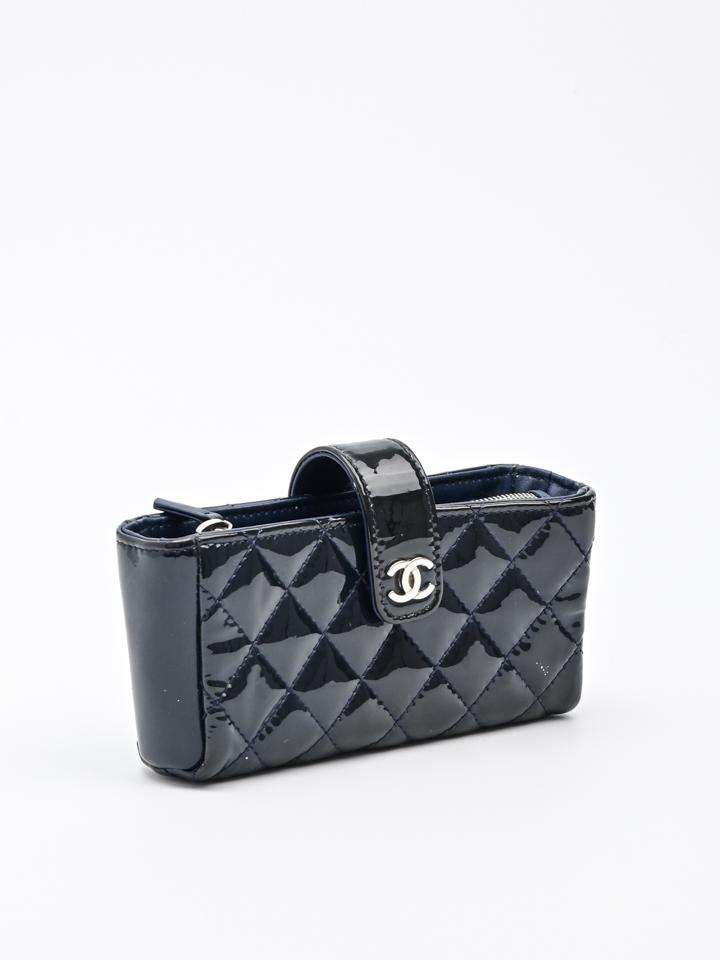 Chanel Quilted Chain Around Phone Holder in Black Lambskin — UFO No More